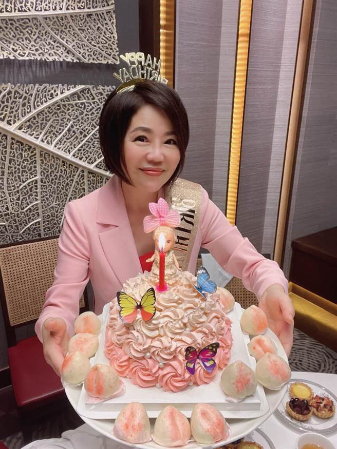 于美人上周过56岁生日。（图／FB@于美人）