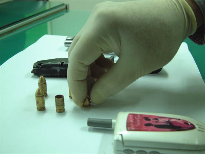 黄贤正因债务纠纷杀死狱友魏进元，5天后对前女友的同性恋人洪秀萍也狠心杀害，遭判2个死刑。（图／中时资料照）