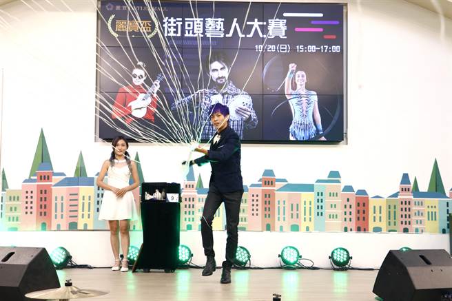 街头艺人在丽宝Outlet Mall精彩演出。（丽宝Outlet Mall提供／陈淑娥台中传真）