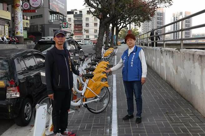 市議員沈佑蓮爭取旱溪西路3段租賃站建置，從北屯到東區，讓民眾享受低碳鐵馬輕旅行。（讀者提供／張妍溱台中傳真）