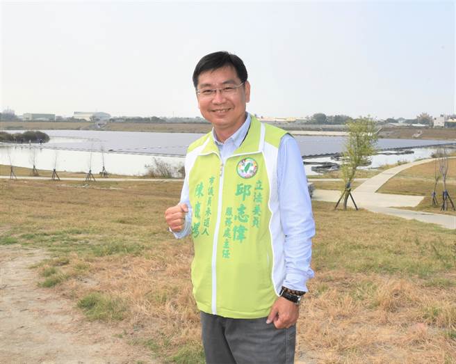 民进党立委邱志伟的冈山服务处主任陈庆鸿，将争取代表民进党参加2022年高雄市第三选区议员选举。（林瑞益摄）