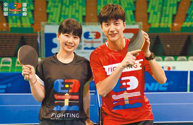 江宏傑（右）過去曾在《全明星運動會》與福原愛同台。（摘自臉書）