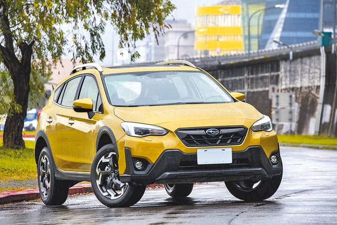 SUBARU XV 2.0i-S EyeSight新搭载的SI-DRIVE双模式动力控制系统，提供Sport及Intelligent两种驾驶模式，以因应不同路况。（陈大任摄）