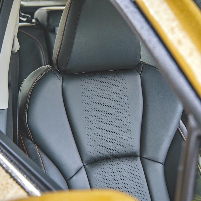 跑车化座椅。（陈大任摄）