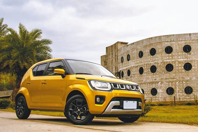 SUZUKI IGNIS导入HYBRID轻油电科技，创造平均油耗22.1km/L一级能源效率。（陈大任摄）