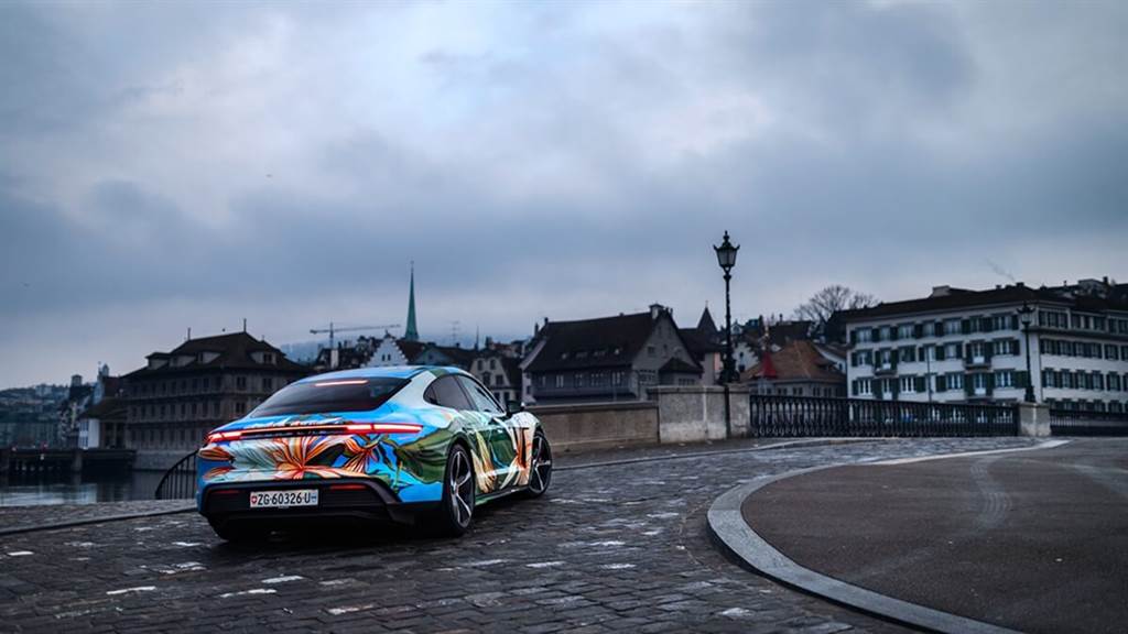 Porsche首款純電跑車藝術創作：Taycan Artcar 將作為COVID-19慈善公益進行拍賣
