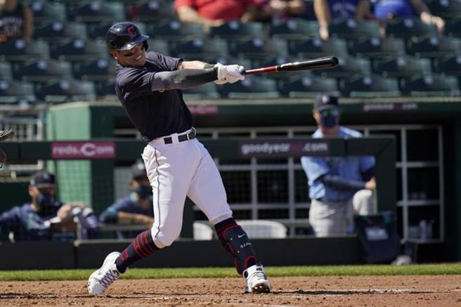 张育成今天在热身赛挥出阳春全垒打，个人第3轰出炉。（美联社）