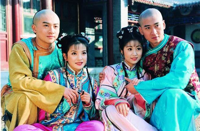 琼瑶经典作品《还珠格格》1998年版蔚为经典。(翻摄自微博)
