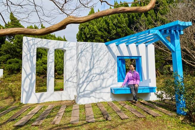 園區依不同花卉植物搭配造景情境。(圖／行遍天下提供)