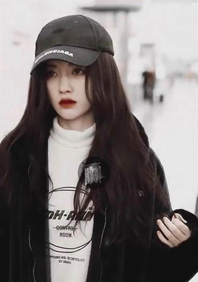 鞠婧祎被质疑整形。(图/翻摄自微博)