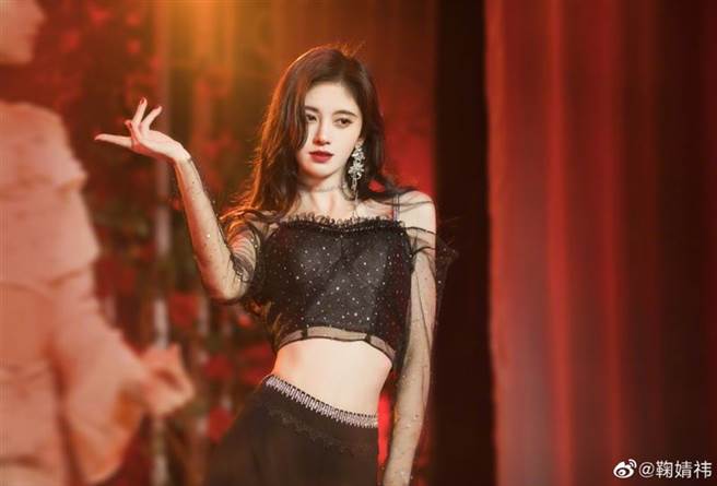 鞠婧祎被封为「4千年一遇美女」。(图/翻摄自鞠婧祎微博)