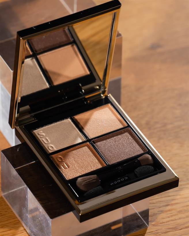 SUQQU晶采盈致眼彩盘03，2600元。（SUQQU提供）