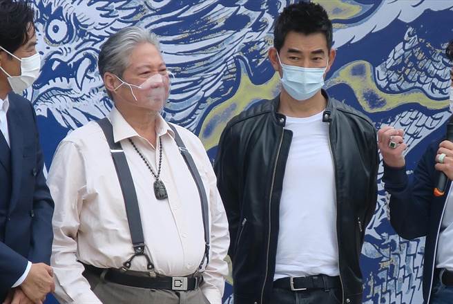 任贤齐讚洪金宝气场强大。（翻摄任贤齐脸书）