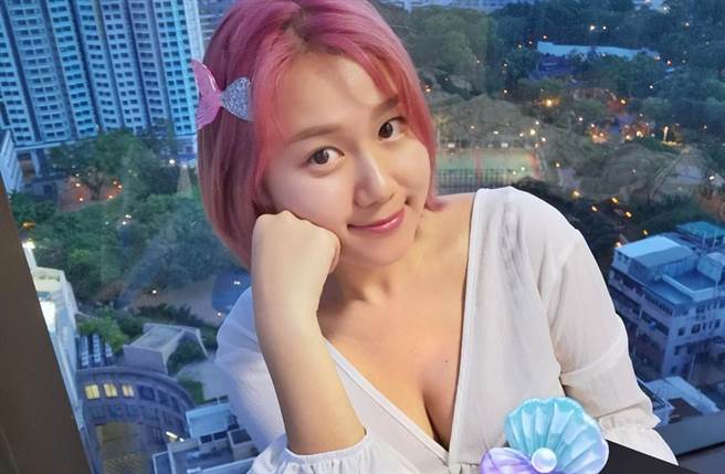 白云拥有E等级上围。（图／翻摄自snowybai IG）