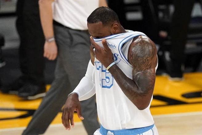 湖人球星詹姆斯的新電影即將上映，他仍為香港問題不斷遭到抨擊。（美聯社資料照）