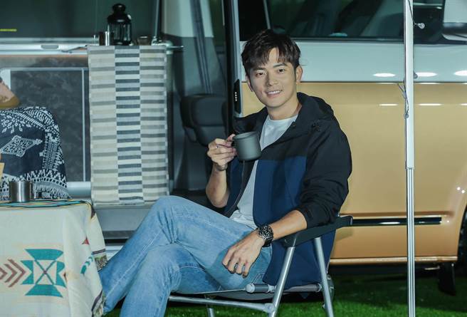 宥胜今出席福斯商旅露营旗舰车款T6.1 California Ocean在台上市记者会。（粘耿豪摄）