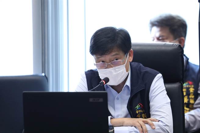 台中市衛生局長曾梓展指出，市府重視民眾用藥安全，設立「中醫藥安全五層防護網」，強化稽查及抽驗，查獲禁藥一律移送，促中醫藥界自律。（盧金足攝）