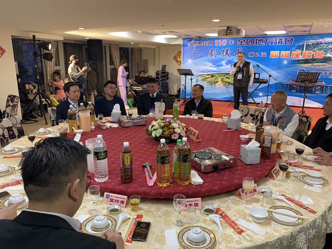 国民党主席江启臣9日受邀出席全国地方议会副议长第2次联谊座谈会，感谢正副议长为地方服务。（何冠娴摄）