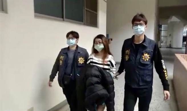 犯下嘉义柯姓富商掳人勒赎案的卢女被警方拘提到案，9日傍晚检察官讯后向法院声请羁押禁见。（吕妍庭翻摄）