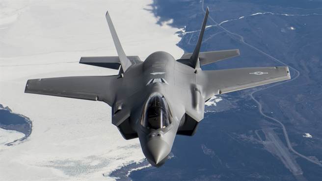 分析认为，就算F-35战机专案是撒钱无底洞，但已大到不能倒。（美国空军）