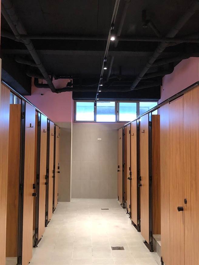 基隆市政府投入約8千萬元經費，補助53校，改善162間老舊廁所。（基隆市政府提供／陳彩玲基隆傳真）