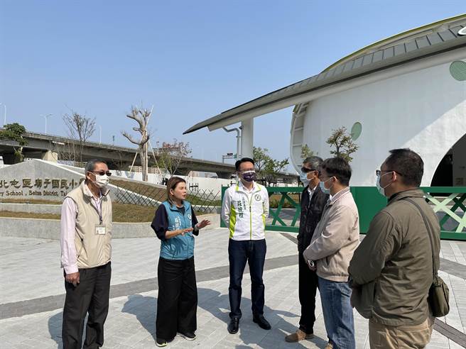 74线周边道路设置「邻近学区禁鸣喇叭」告示牌面， 违者将罚。（读者提供／张妍溱台中传真）