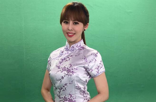 美女主播陈采沂惊曝隔壁邻居家失火，吓到需要收惊。(翻摄自陈采沂脸书)