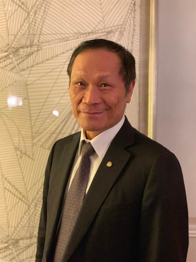 华固去年再度大赚1个股本，刷新史上第八度获利1个股本的新纪录，董事长锺荣昌决定大手笔发放股利。（图／蔡惠芳）