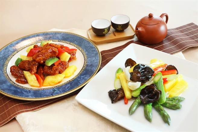 台中金典酒店力挺农民，金园中餐厅推出多道凤梨料理。（金典酒店提供／台中冯惠宜传真）