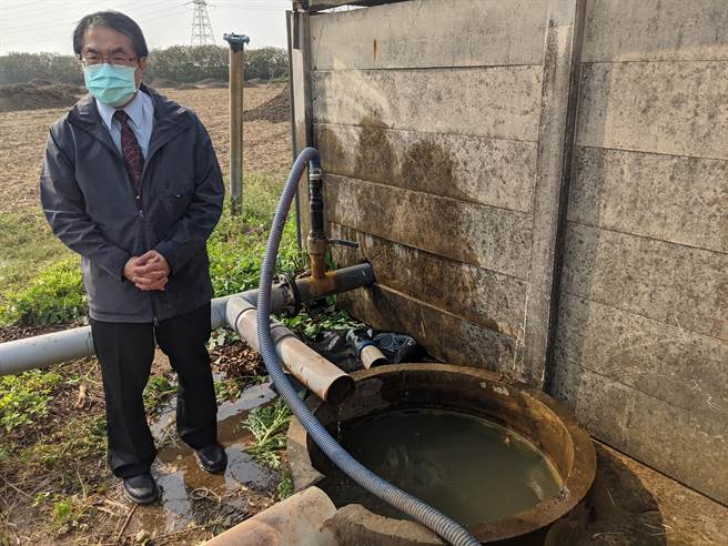 旱象未解，水情持续严峻，台南市辖内19座抗旱水井已经通过水质检测及整备，可提供工业或营业等次级用水使用，也开放企业申购，市长黄伟哲10日下午到善化区视察水井整备状况。（庄曜聪摄）