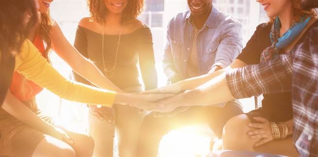 《專題報導》小額終老保單「低門檻＋保費便宜」，小資族聰明保更划算！(圖/小花平台保險提供)