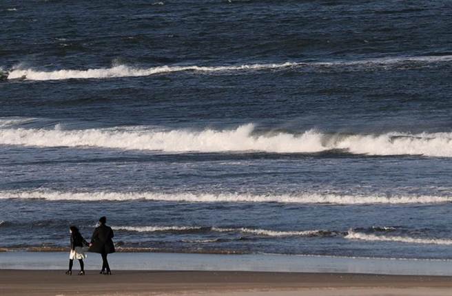 日本311大地震，不少民眾被海嘯捲走下落不明，被列為失蹤人口。（路透）