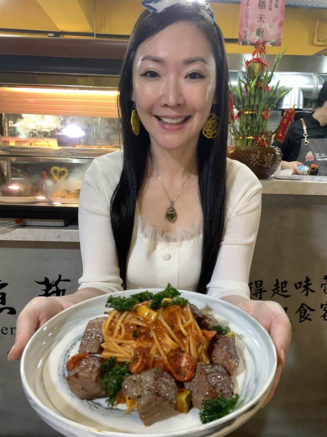 王俐人推薦美味料理。（王俐人提供）