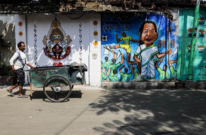 在新冠肺炎疫情肆虐下，聯合國機構憂心孟加拉、巴拿馬等地的數百萬孩童恐將永久輟學。圖為孟加拉街頭。（圖/美聯社）