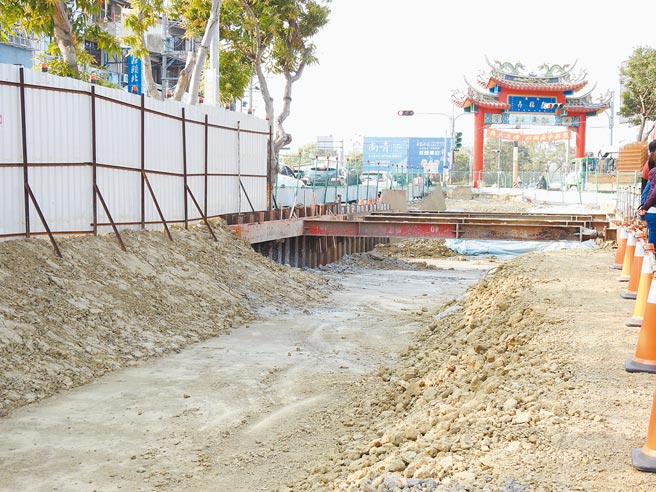 南投市内辘分洪工程拓宽中兴路，县府乐观其成。（南投县政府提供／廖志晃南投传真）