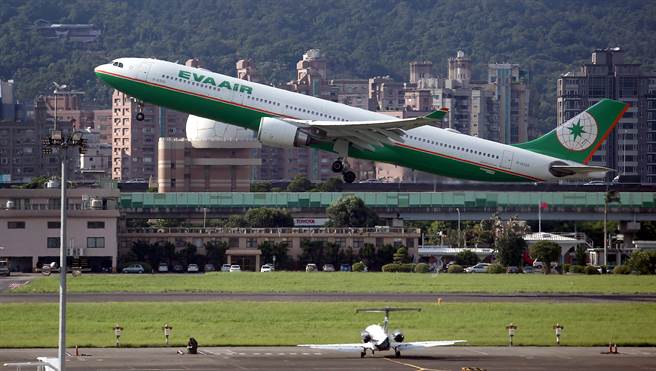 松山機場9日傳出有民眾騎腳踏車誤闖跑道的事件。圖為松山機場。（中時資料照／范揚光攝）