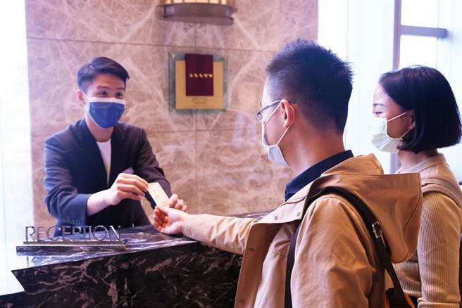 抢攻春季旅游商机，住房优惠再一发，享有四铁共构交通便利优势的台北六福万怡酒店，再次与花莲理想大地渡假饭店合作。（台北六福万怡提供）