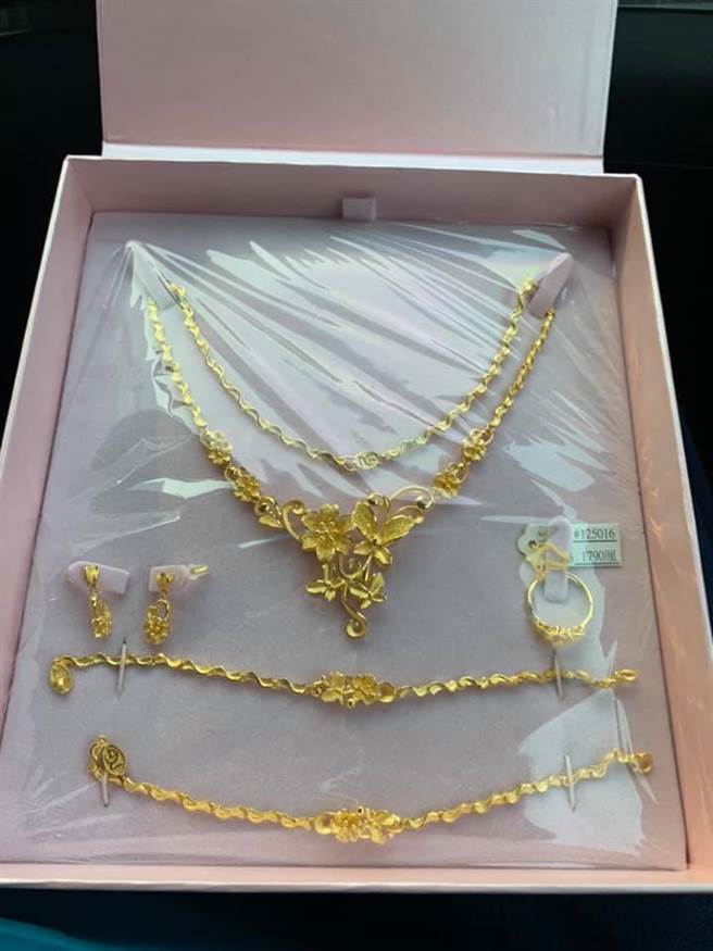 霸气入手好市多12万金饰组，女曝连买2次理由，网一看超羡慕。（图／翻摄自好市多商品经验老实说）