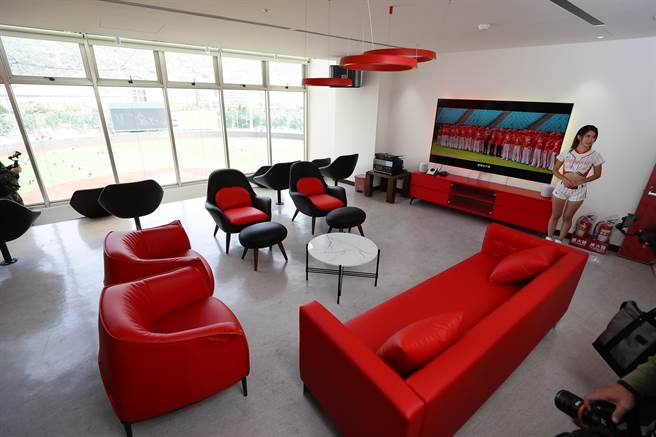 天母棒球场智能VIP室。（季志翔摄）