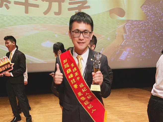 張丞慶努力不懈突破千萬業績，締造單月最高收入26萬的紀錄。(圖/永慶房屋提供)

