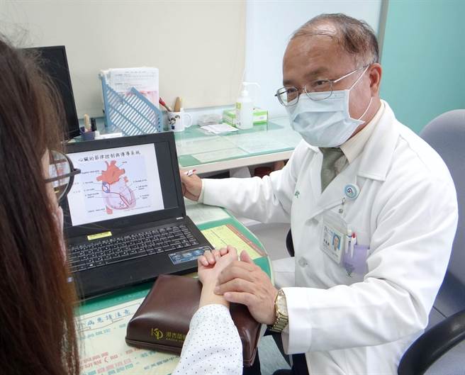 奇美医学中心中医部部长许尧钦表示，病窦症候群的心律不整，可透过中医调理控制。(奇美医学中心提供／曹婷婷台南报导)