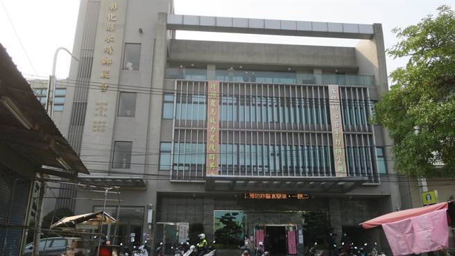 永靖乡农会三巨头确定将重新洗牌，后续农会派、公所派之争，预料将牵动明年乡长与代表会选举布局。(谢琼云摄)