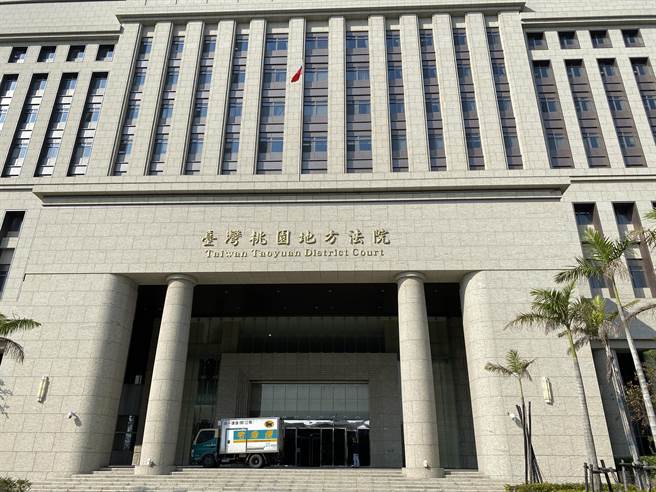 桃园地院法官认为李女隔离期满前1天外出礼佛挨罚有理。(蔡依珍摄)