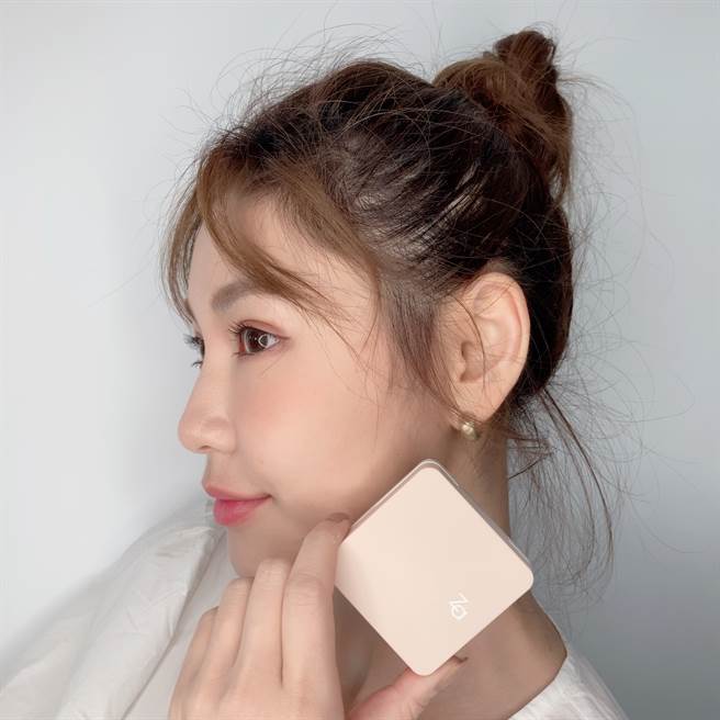 Za「妝自然無瑕粉餅EX｣色號專為台灣常見膚色調配，不需擔心顯黃。（邱映慈攝）