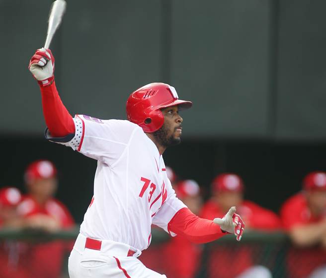 味全龍新洋炮赫雷拉。（季志翔攝）