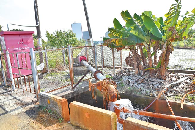 農田水利署雲林管理處的地下水井都在備用狀態，雲林縣境有428口、嘉義與南投縣境38口，只要有灌溉需求就會補充。（周麗蘭攝）