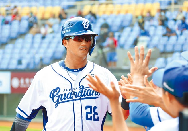 去年贏得東山再起獎的高國輝，是官辦熱身賽唯一敲出2轟的打者，近況火熱。（富邦悍將提供）