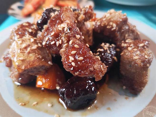 蜜枣排骨。(洪书瑱摄)