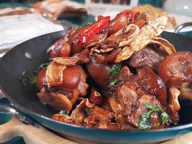 三杯猪脚。(洪书瑱摄)