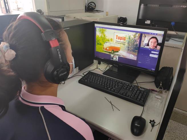 致用高中应用外语科特设职场英文专班，引进引进Qpapa线上英文真人口教学训练。（致用高中提供／陈淑娥台中传真）